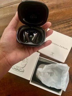 Open Ear Wireless Translation Earbuds with 77 Languages & 62 Accents, 3-in-1 Bluetooth Earbuds with Powerful Clear Sound, No Subscription Al Translato