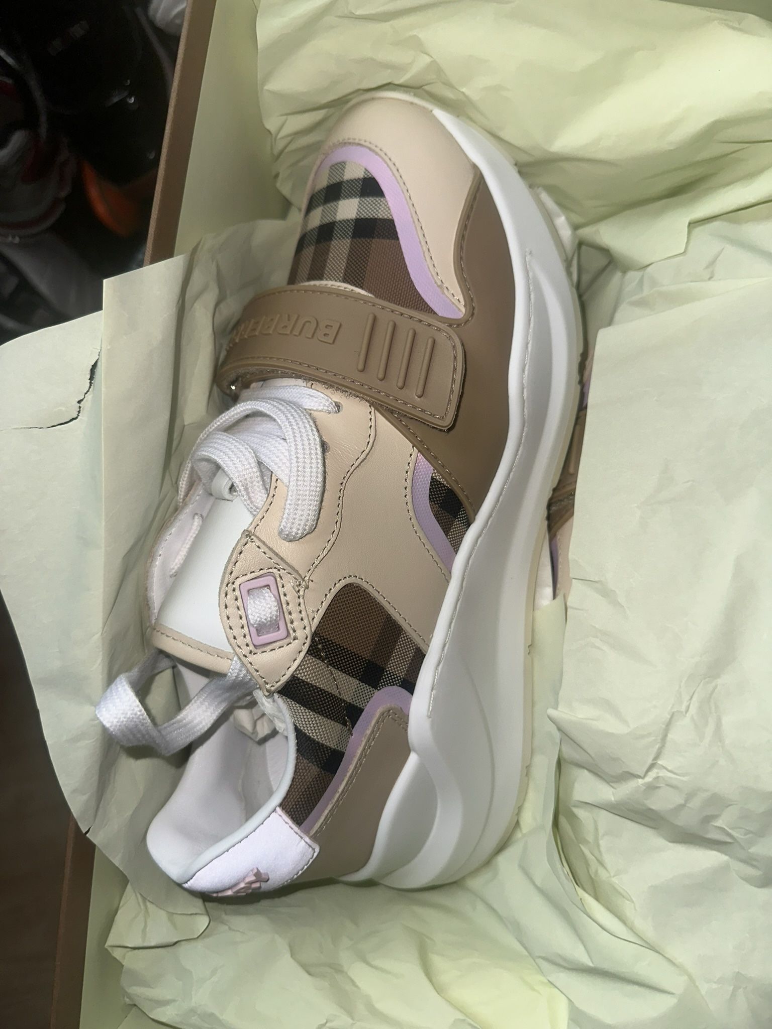 Burberry sneakers 
