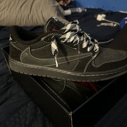 Travis Scott  “phantom”