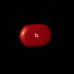 Beats by Dr. Dre Studio Buds, Red