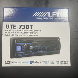 UTE-73BT  Advanced Bluetooth® Multimedia Receiver