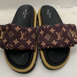 Louis Vuitton Women's Pool Pillow Comfort Mule Sandals Monogram