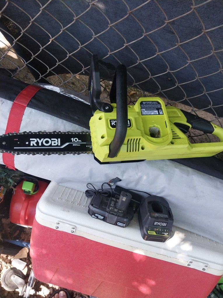 RYOBI HP BRUSHLESS CHAINSAW 10IN WITH BATTERY AND CHARGER 