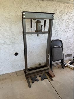 20 ton Harbor Freight press