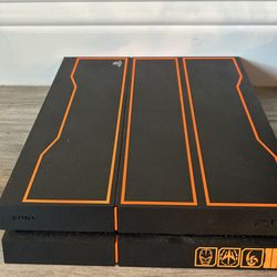 PlayStation 4 | 1 Controller | Charger, HDMI Cable and Power Cable | 5 Games