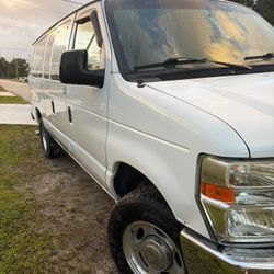 2002 Ford Passenger 