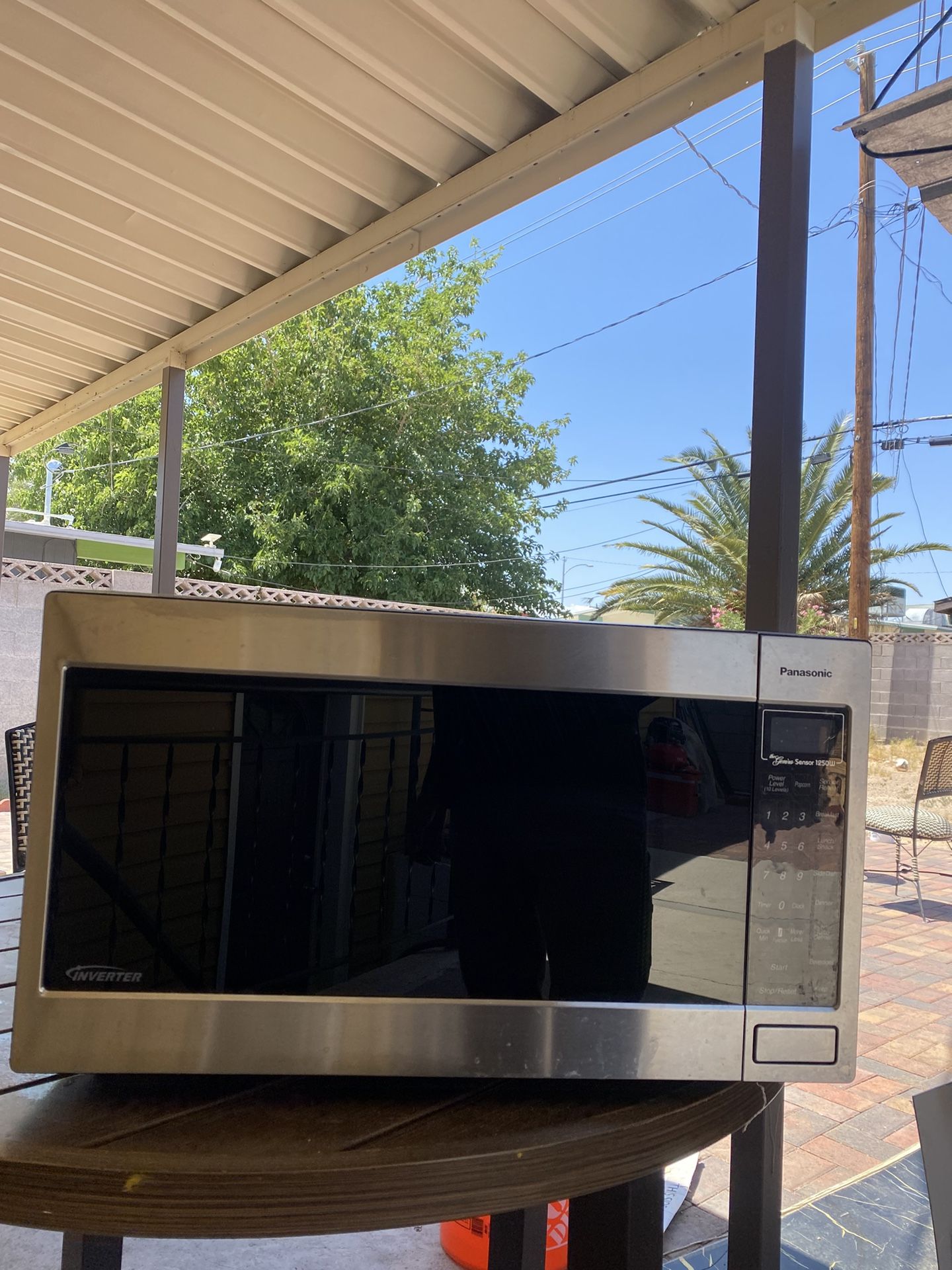 Panasonic Microwave 1250 w