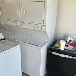 Used GE 27in Stackable Washer And Gas Dryer 