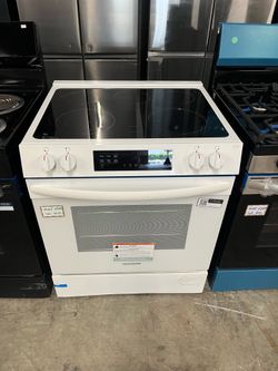 Frigidaire Electric Range white - new
