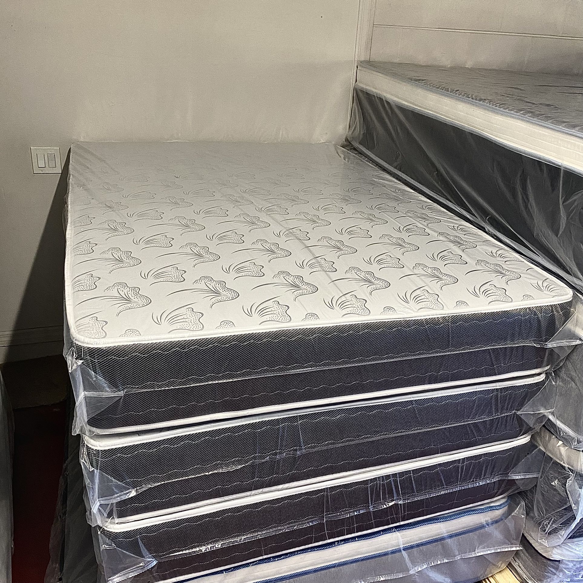 Full Size Mattress 10 Inches Thick Excellent Comfort Also Available: Twin, Queen And King New From Factory Delivery Available