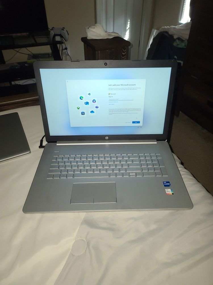 HP 17-by4061nr 17.3" FHD Laptop Intel Core i5-1135G7 32GB RAM 1TB SSD