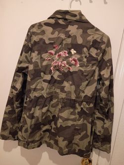 Ashley Camo Jacket with Floral Embroidery size L