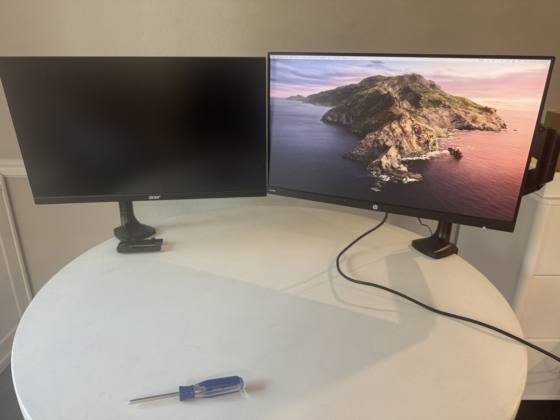 24” Monitors & Heavy Duty Monitor Arms