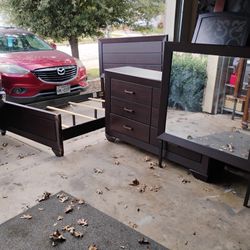 Queen Frame & Dresser