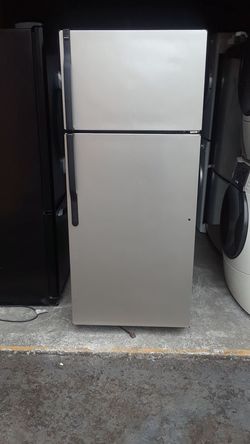 Refrigerador GE medida 28 por 67 delubery free