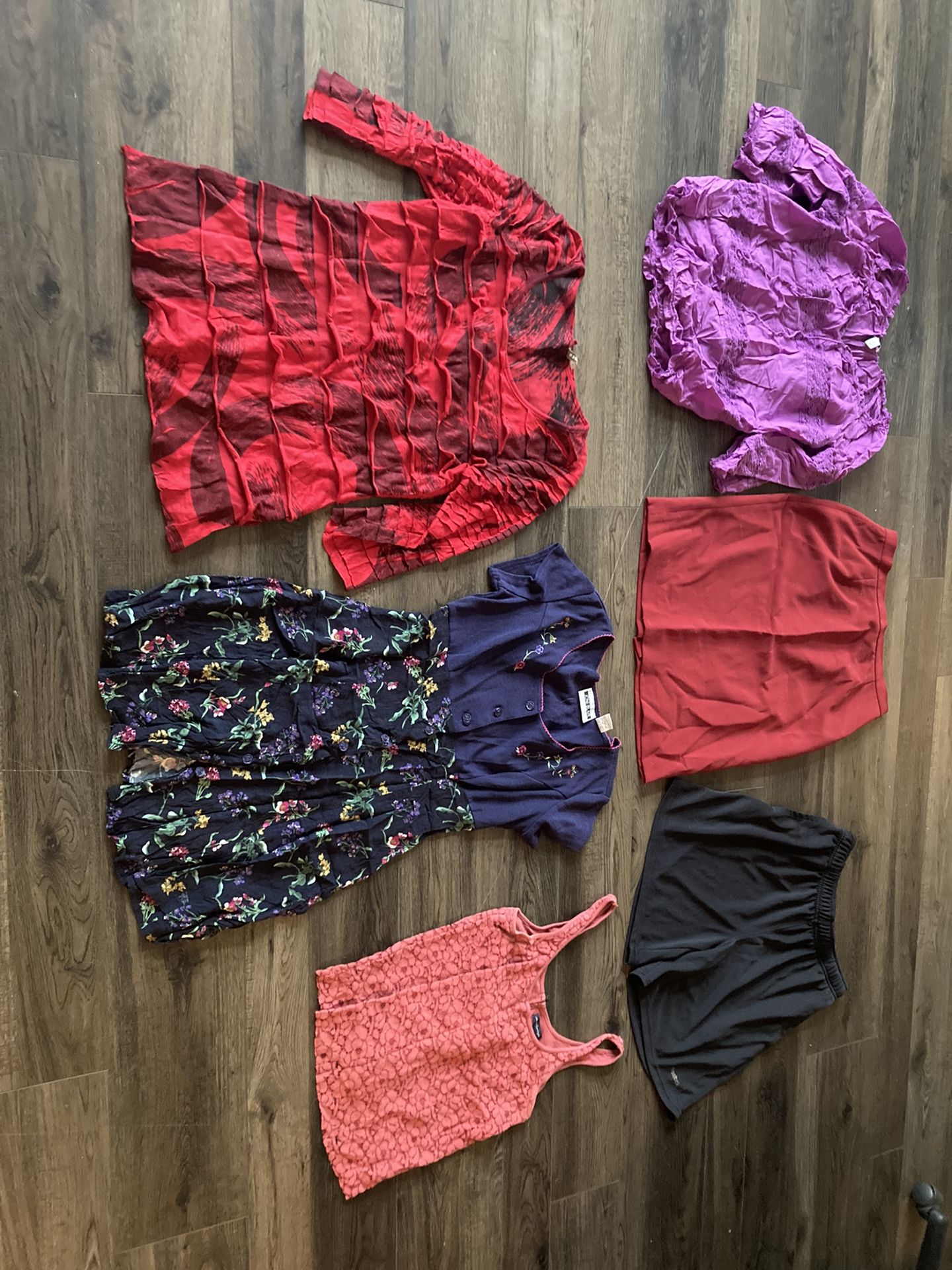 Women’s Clothes S/M 7/8