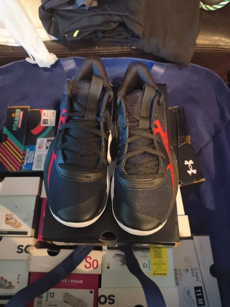 Under Armour Sneakers