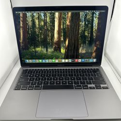 Apple MacBook Air / 13.3 Retina Display / Core i3 / 8GB RAM / 256GB SSD