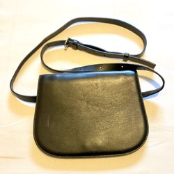 Cos Women's Curved Leather Crossbody Bag black 