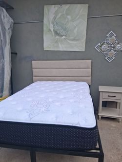 $280 for a full-size bed set—used but very clean and in good condition. 😀