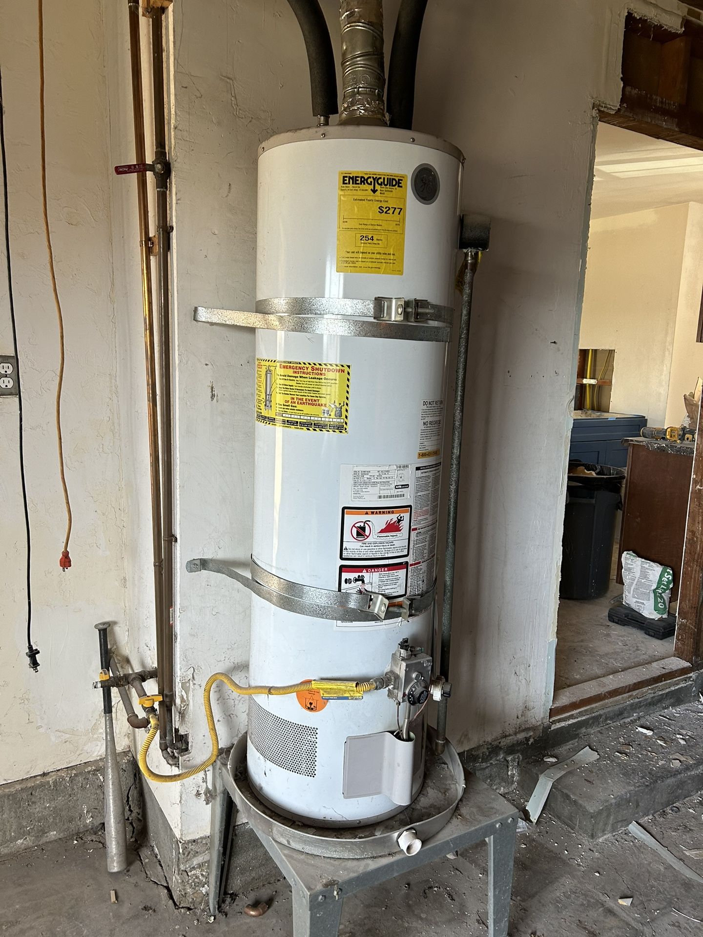 40 Gal GE Water Heater 