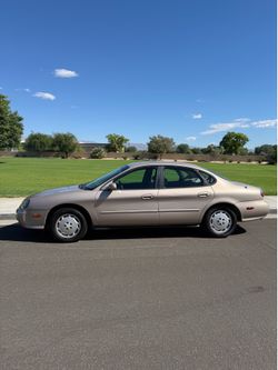 1999 Ford Taurus