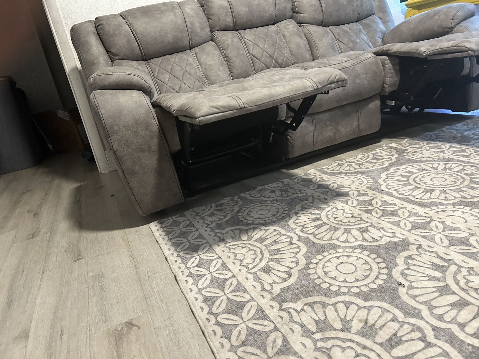 Recliner Couch / sofa