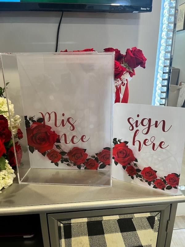 Quinceañera Acrylic Card Box And Sign