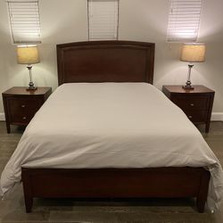 Queen Bedroom Set - 6 Pc 