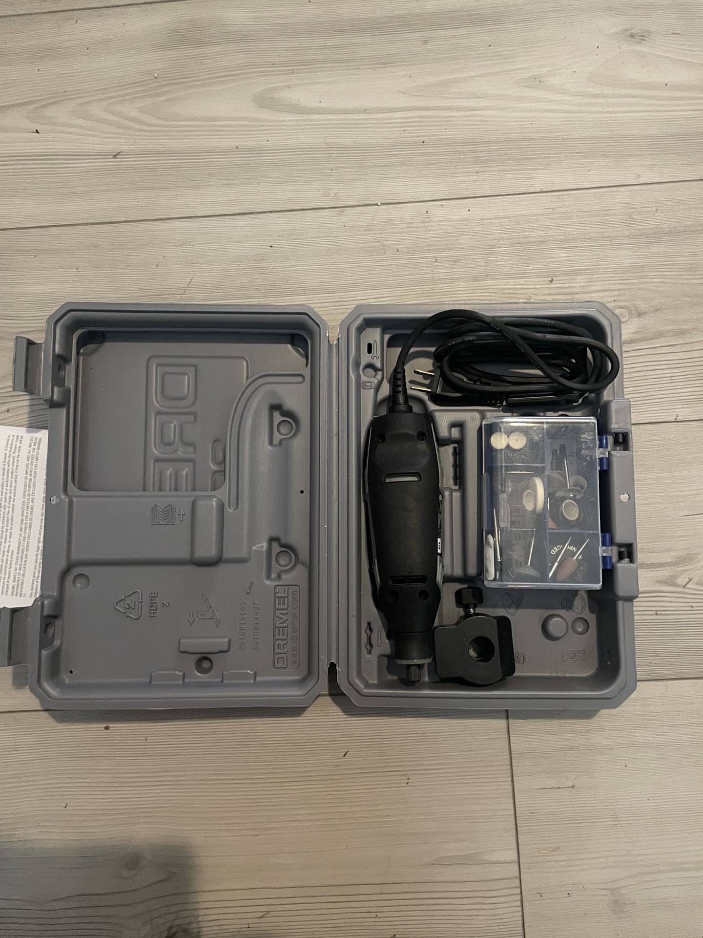 Dremel 3000 24 accessories like new
