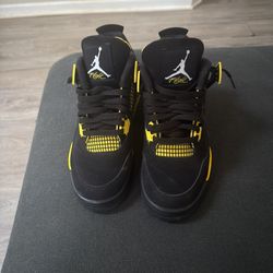 Jordan 4 yellow thunder