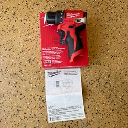 Milwaukee M12 12V Lithium-Ion Subcompact Brushless Cordless 3/8 in. Drill Driver (Tool-Only)