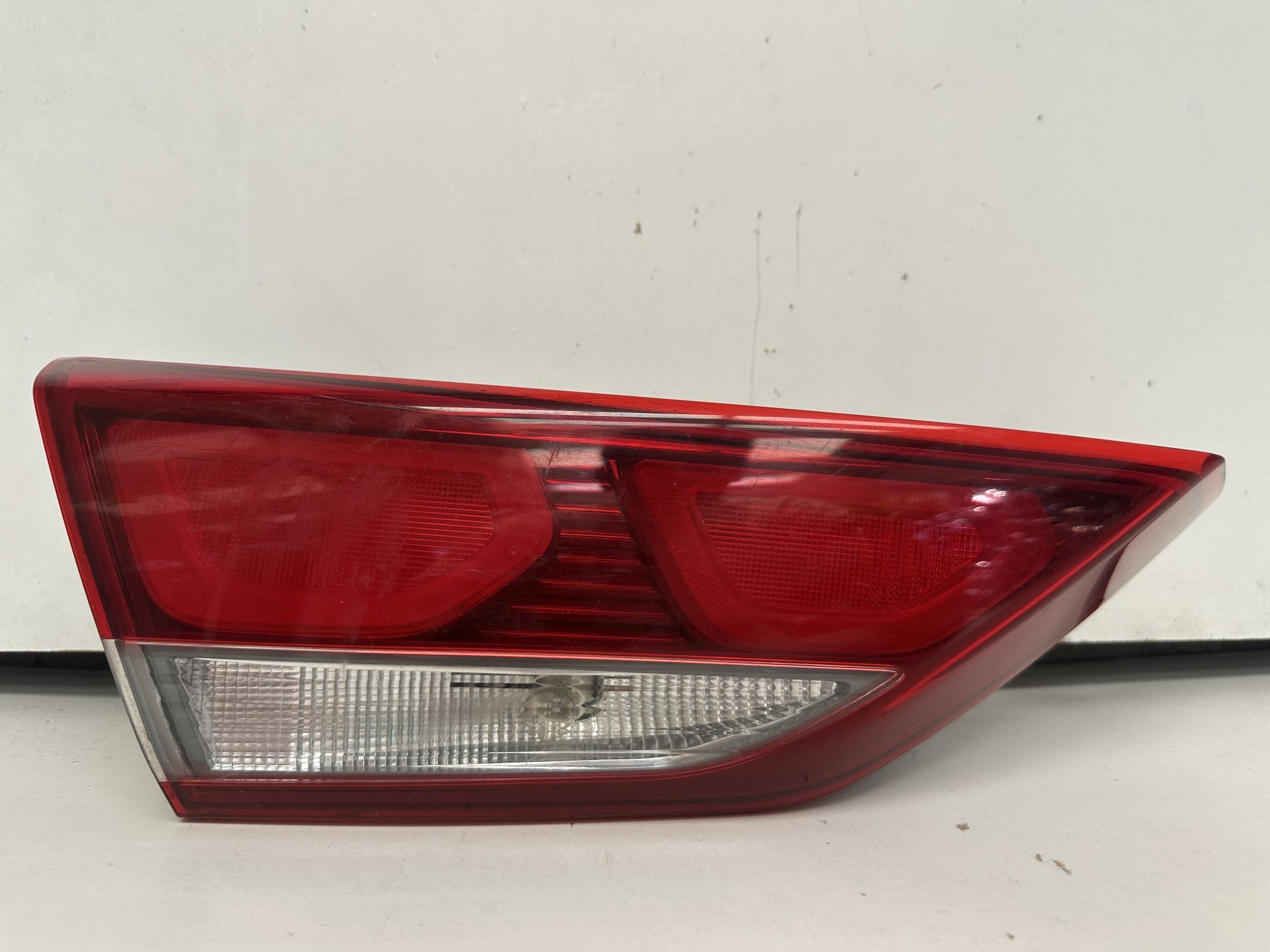 2017 2018 HYUNDAI ELANTRA REAR LEFT DRIVER SIDE TAIL LIGHT OEM