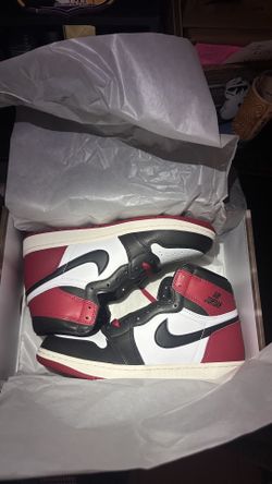 Air Jordan 1 Retro High OG Black Toe