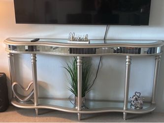 Glass mirror stand