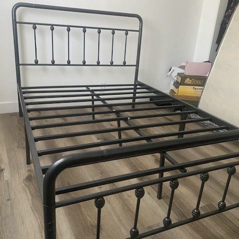 Full Sized Metal Bed frame 