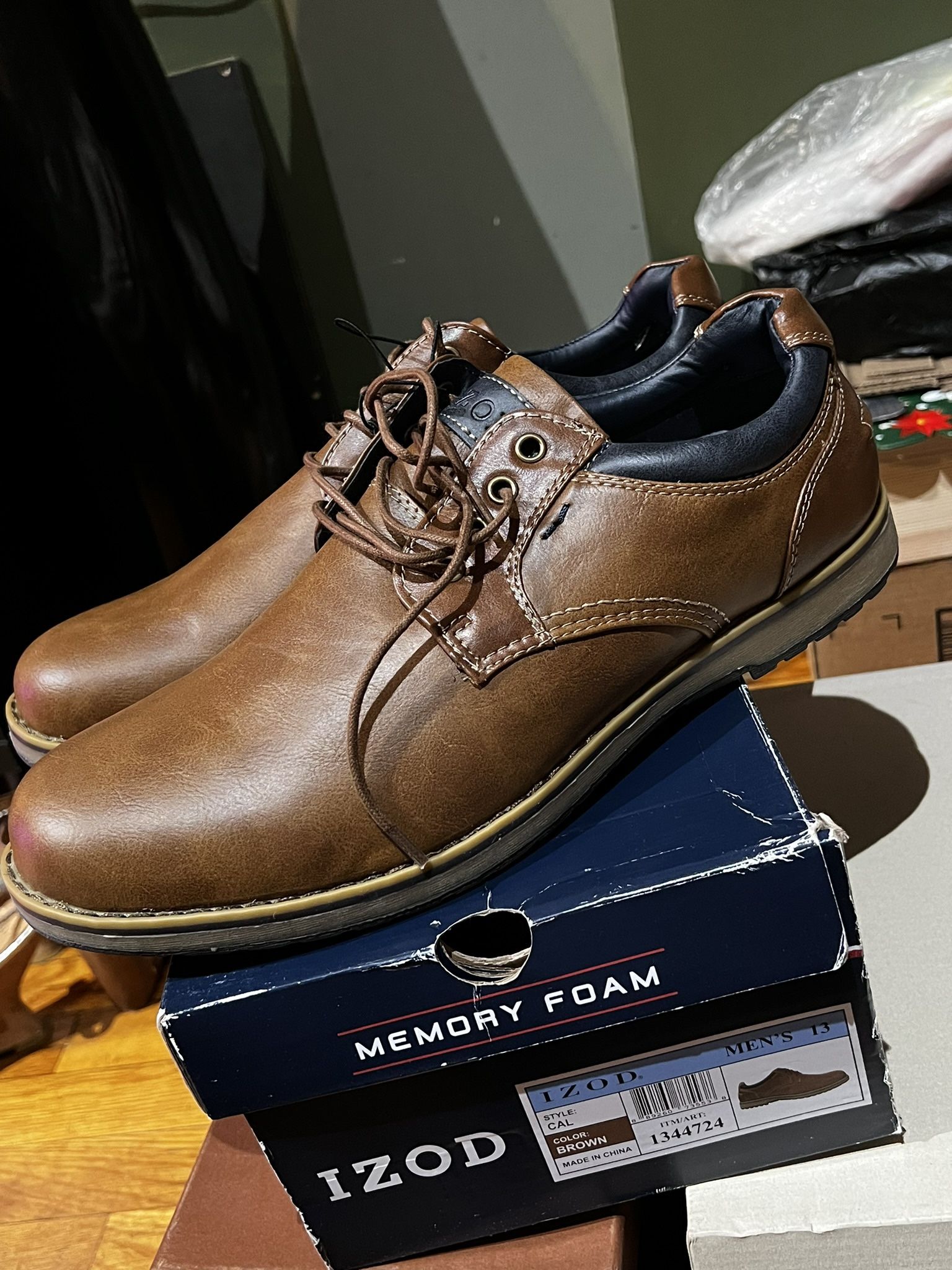 IZOD Men’s shoe