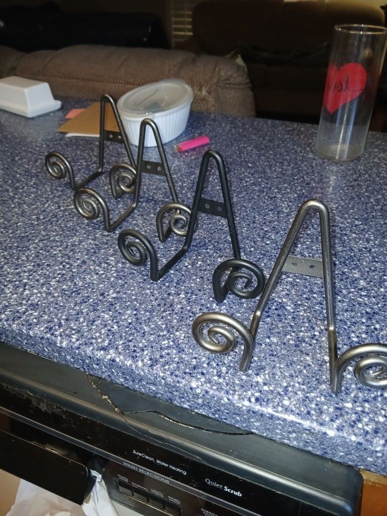 Spiral Display Easels