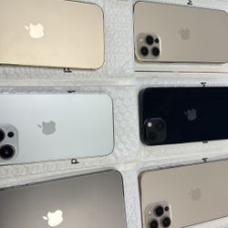 iPhone 12 Pro Unlocked 128Gb comes With Case AirPods And Charger For Free 