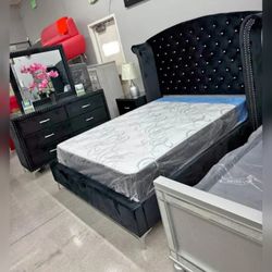 Classic modern Black velvet 4 piece Queen bedroom set/King available