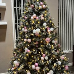 7.5 Ft Sparkling Pine Led Pre-lit Christmas Tree