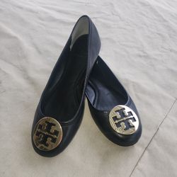 Tory Burch Black Flat Shoes size 9