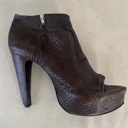 Elizabeth and James platform brown leather open toe bootie size 8,5