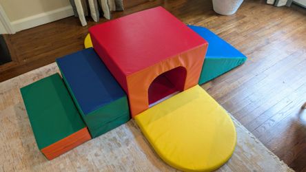 Lakeshore Tots Tunnel Climber