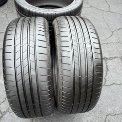 Tengo un par de llantas en muy buenas condiciones, marca BRIDGESTONE TURANZA 225/50R18 instaladas y balanceadas por el mismo precio $130