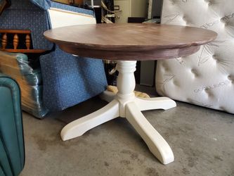 Cute round Dining table