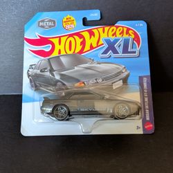 Hot Wheels 1:43 XL Nissan Skyline GT-R (BNR 32)