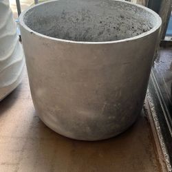 NEEDS TO GO.. REDUCED -Large Flower Pot 