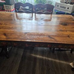 Nice Big Table With 6 Chairs It Is In Carson City