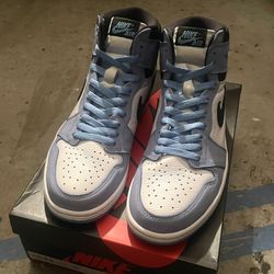 Nike Air Jordan 1 Retro High OG University Blue